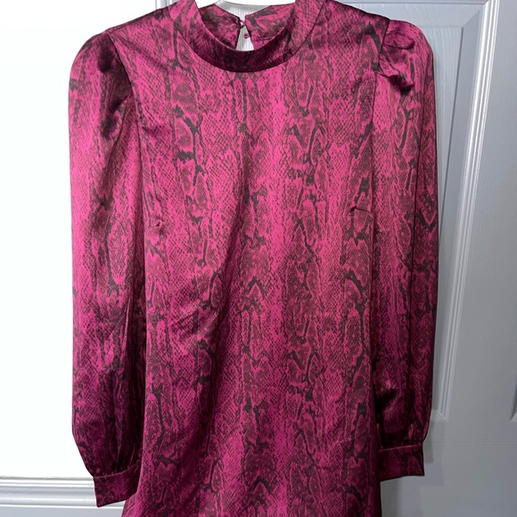 Dynamite satin long sleeve dress - Picture 1 of 2